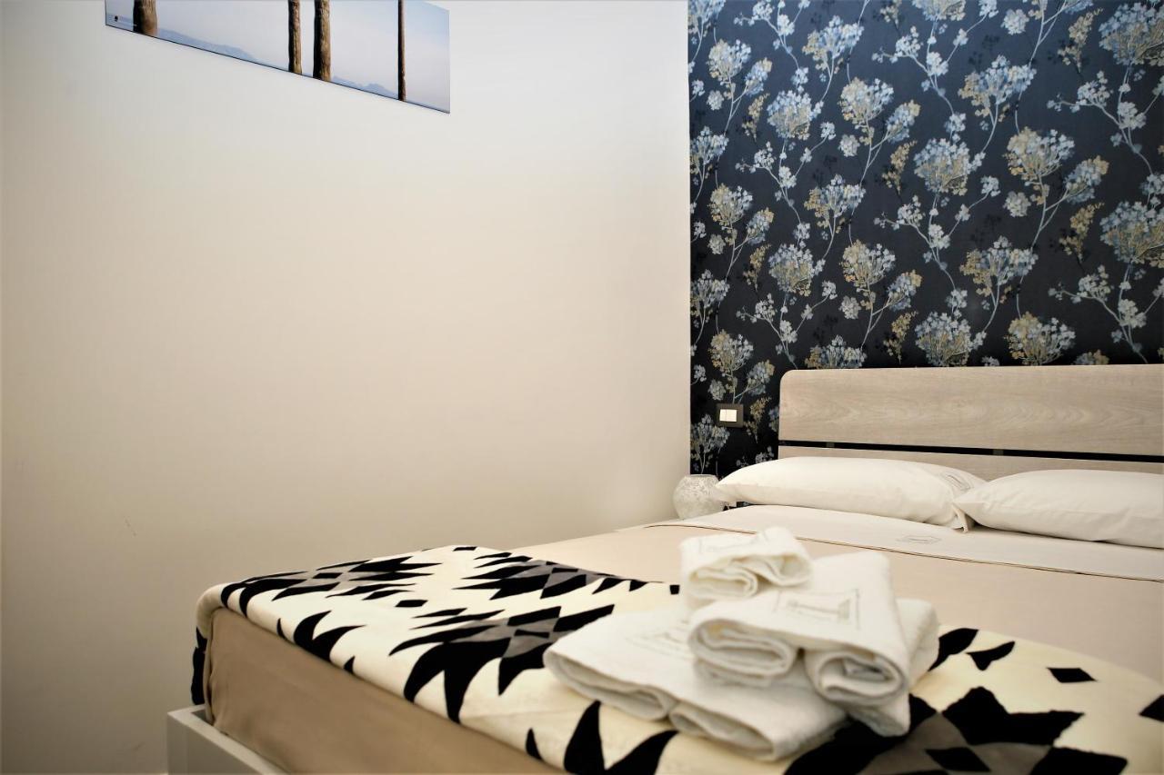 Hermes Rooms For Tourists ナポリ エクステリア 写真