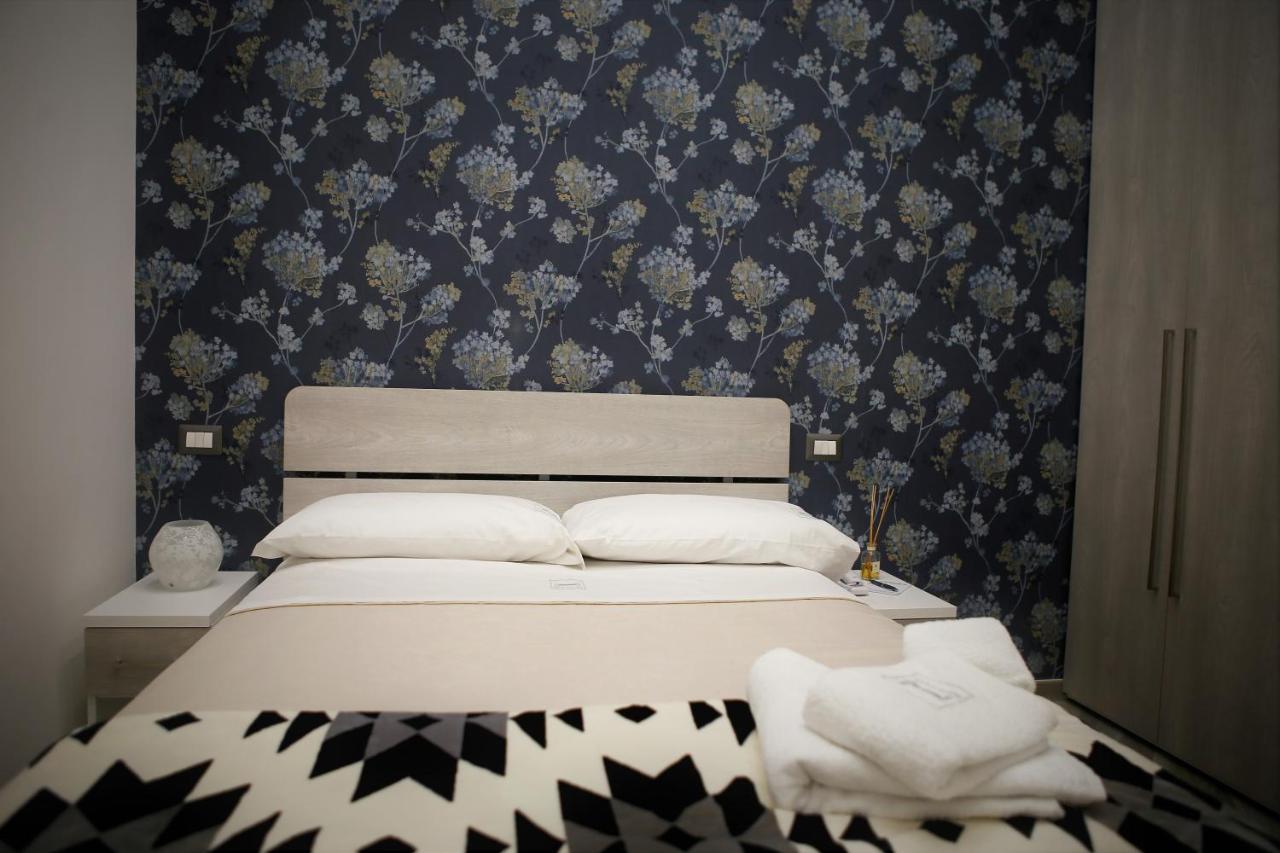 Hermes Rooms For Tourists ナポリ エクステリア 写真