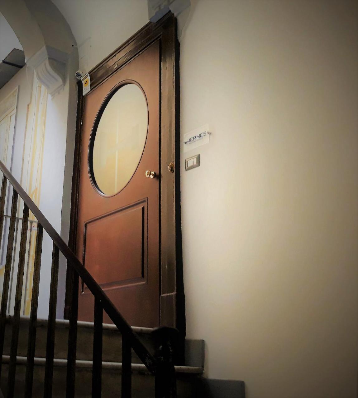 Hermes Rooms For Tourists ナポリ エクステリア 写真